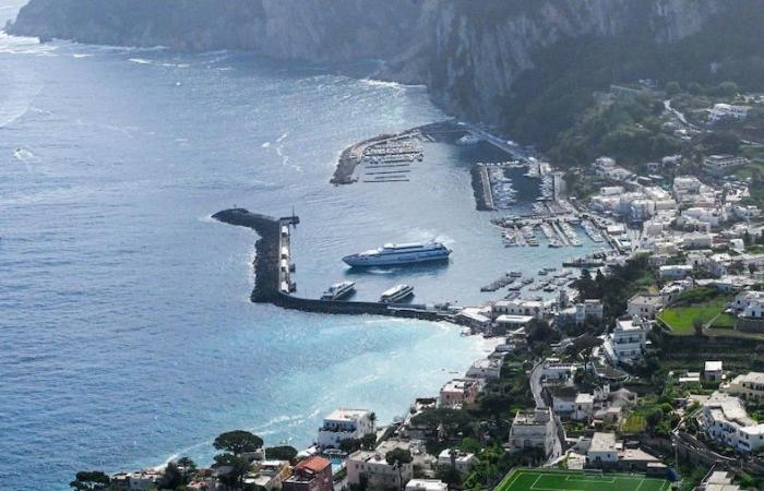 Capri, nouvelle ordonnance : oui aux débarquements pour ceux qui ont réservé des hôtels