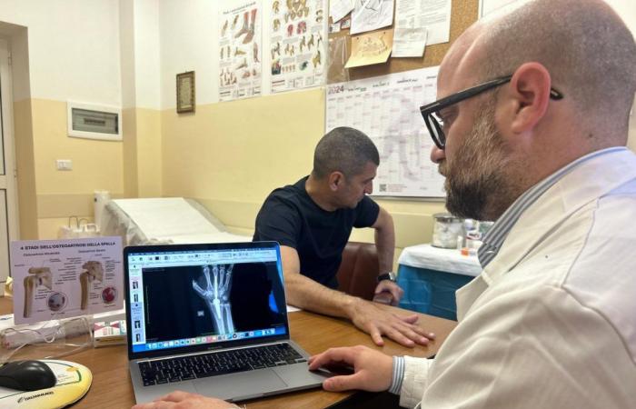 Prothèse de poignet : premier implant dans le sud de l’Italie à la polyclinique de Bari