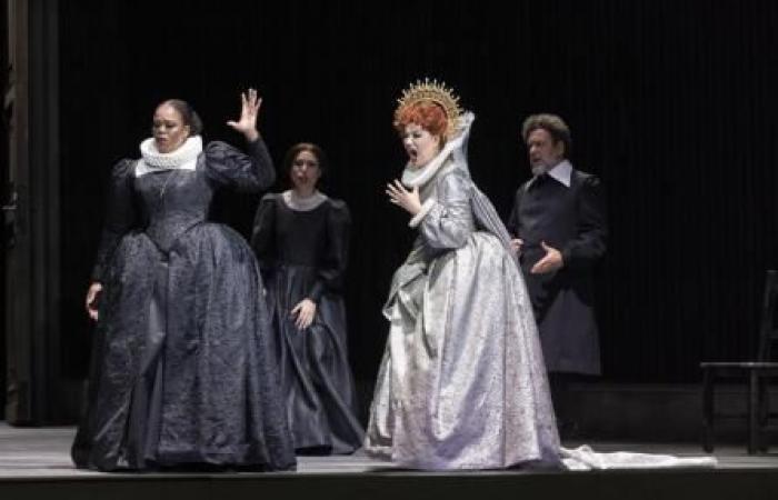 Naples, Théâtre San Carlo – Maria Stuarda – Connecté à l’Opéra