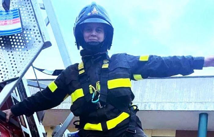 Chiara Monti, à peine âgée de vingt ans, est pompière volontaire à Merate : “Je veux aider les autres”