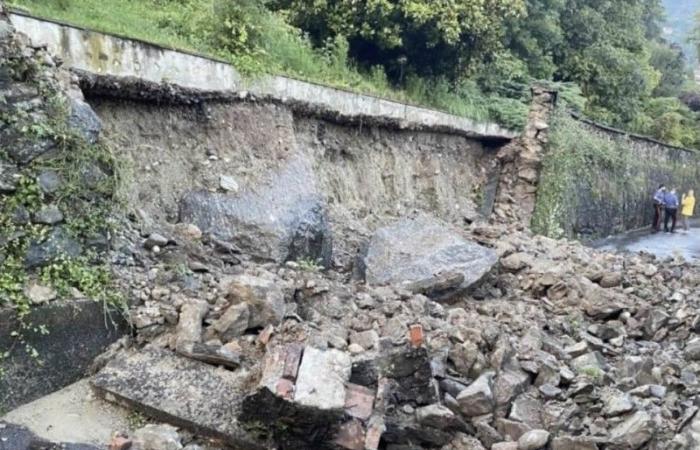 Aujourd’hui, Villa Sironi : une partie du mur s’effondre après la tempête. Encore des dégâts à Imberido