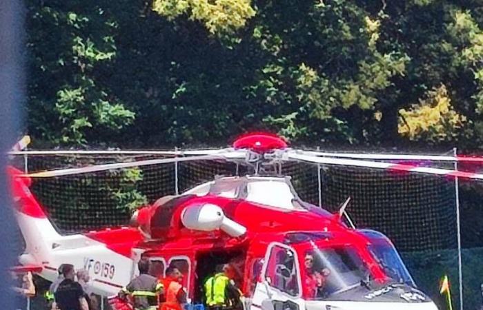 Lariano – Un cycliste de Rocca di Papa est grièvement blessé en tombant dans la forêt : l’hélicoptère des pompiers intervient