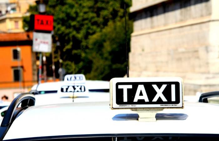 la pénurie de taxis, un problème chronique qui doit être résolu de toute urgence
