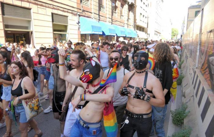 La vague des défilés Marche Pride. « Plus de violence contre nous »