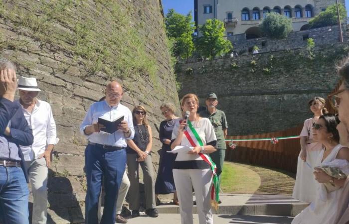 La liaison piétonne entre le bastion de San Giovanni et via Tre Armi a été inaugurée : ouverture les samedis, dimanches et jours fériés
