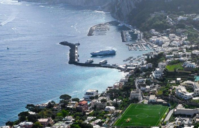 Capri laissée sans eau après la rupture de la conduite d’eau à Castellammare, une ordonnance interdit l’arrivée des touristes
