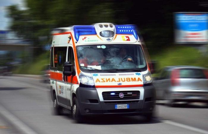 Collision frontale entre deux voitures dans la région de Padoue : une jeune fille de 19 ans décède