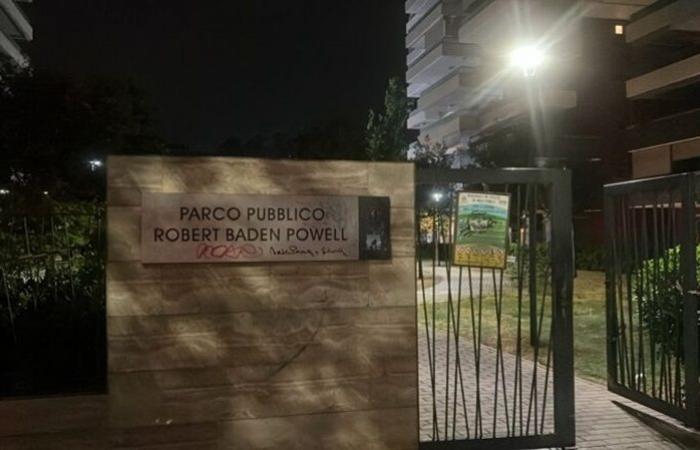 Pescara, le jeune de 15 ans poignardé dans le parc Baden Powell : l’hypothèse d’une dispute et la piste de la drogue