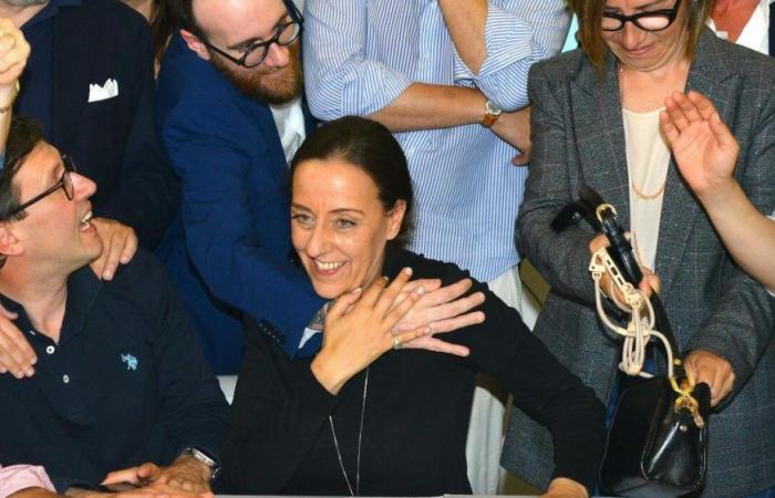 Élections à Florence, les résultats. Sara Funaro élue avec 60%, Nardella : «Elle sera une grande maire»