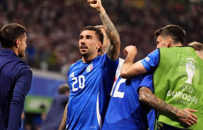 L’Italie à son dernier souffle ! Zaccagni égalise à la 98ème minute et emmène les Azzurri en huitièmes de finale des Championnats d’Europe !