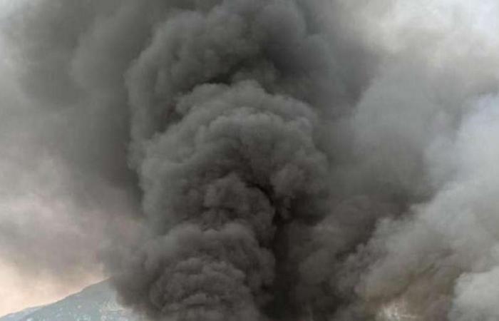 Grand incendie à Guardiagrele L’entreprise Intec est en feu : l’hypothèse est un court-circuit – Chieti