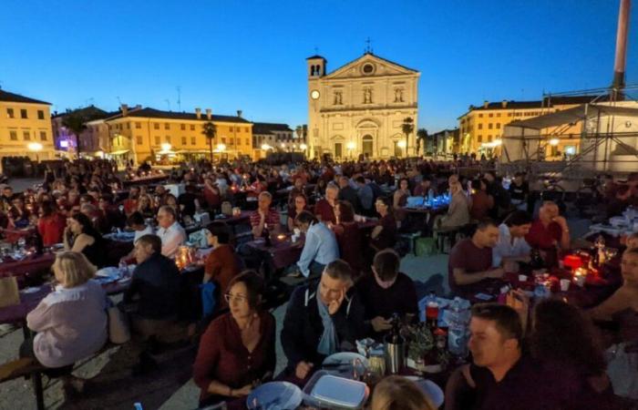 Palmanova fait la fête sur la Piazza Grande avec un dîner pour l’UNESCO