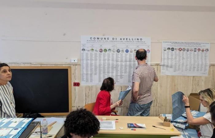 Municipalités, Laura Nargi gagne à Avellino, première femme maire. Victoire du Parti démocrate dans les grands centres