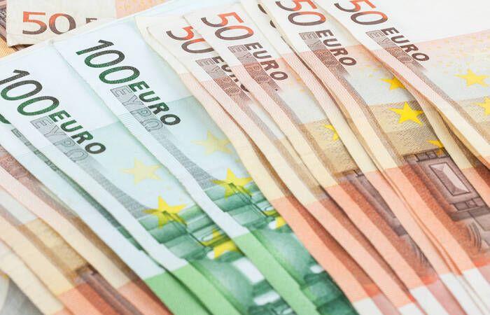 Le taux euro-dollar maintient ses gains au-dessus de 1,0700 malgré la faiblesse des données allemandes