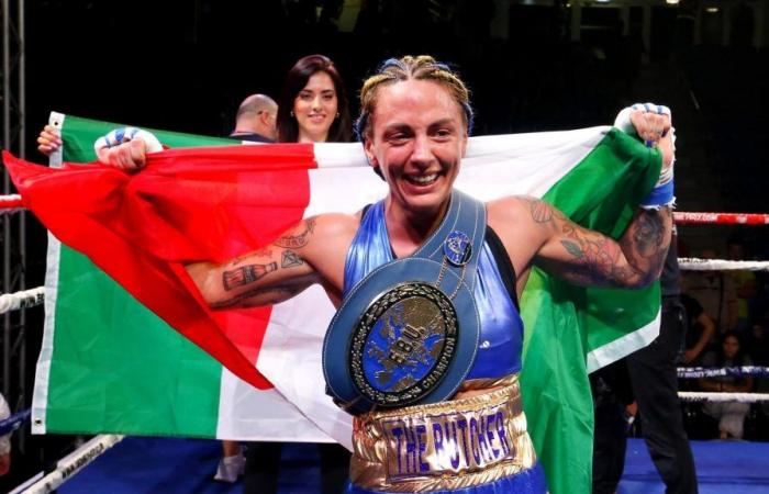 Veronica Tosi ne déçoit pas son Vigevano et remporte la ceinture européenne des poids coq