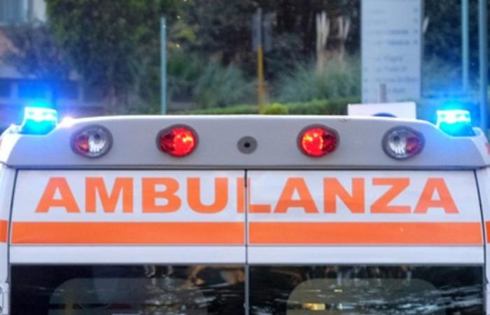 Milan, ivre, frappe une jeune de 24 ans au passage à niveau et la traîne sur 300 mètres : bloqué par la police. La jeune fille est dans un état grave