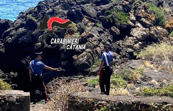 Tentatives de viol d’une baigneuse sur les falaises d’Aci Castello : arrestation