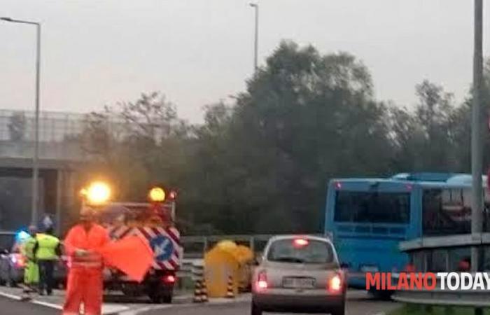 Maxi accident entre 4 voitures sur le périphérique de Milan : 5 km de file d’attente