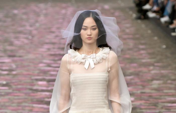 Keira Knightley, le look mariée déjà vu du défilé Chanel Haute Couture