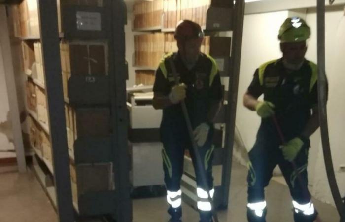 Tornade à Rovigo, l’entrepôt des Archives de l’État inondé : crainte pour les documents