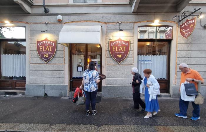 La villa, le bureau, l’école des enfants et cette taverne (nommée Fiat) : voici la PHOTO privée de John Elkann à Turin – Turin News