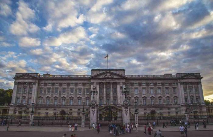 Hospitalisée aux urgences, heures anxieuses à Buckingham Palace : son état
