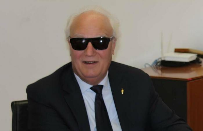 Taxi à Monza : la mésaventure de l’aveugle Stilla aboutit au commissariat