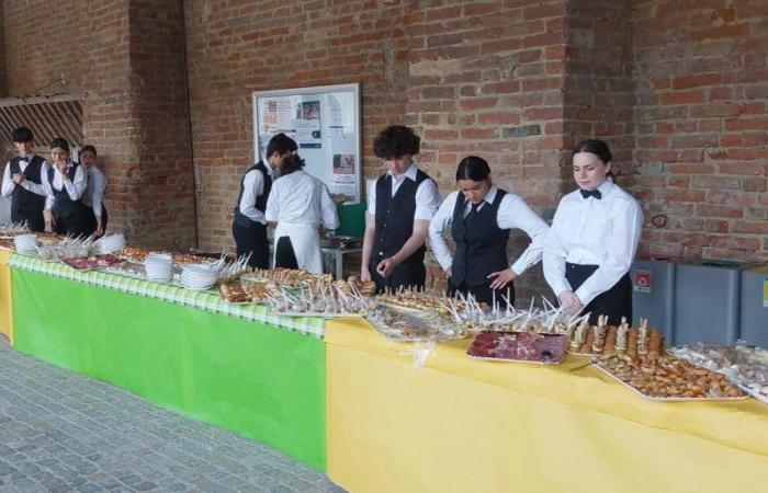 Les étudiants d’Einaudi en cuisine pour le 250ème anniversaire de la Fiamme Gialle