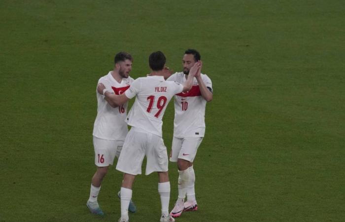 Euro 2024, Calhanoglu et Tosun envoient la Turquie en huitièmes de finale : 2-1 contre la République tchèque