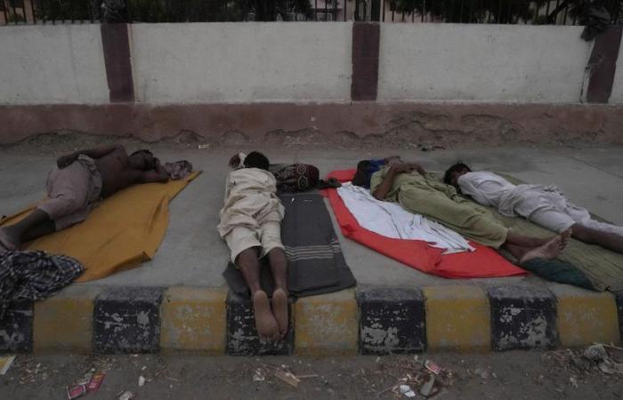 Au cours de la semaine dernière, plus de 500 personnes sont mortes à Karachi, au Pakistan, probablement à cause de la chaleur.