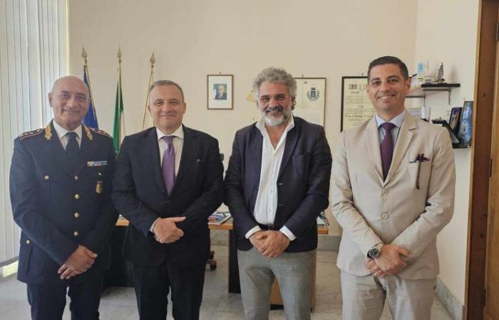 Terracina / Visite du commissaire de police de Latina Fausto Vinci, rencontre avec le maire Francesco Giannetti