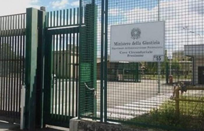 Suicide à la prison de Frosinone, une jeune femme de 21 ans se suicide en inhalant du gaz provenant d’une bouteille de camping
