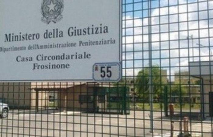 Frosinone – Il a inhalé du gaz d’un bidon de camping et est décédé à 21 ans, Uilpa PP : “48ème suicide en prison”