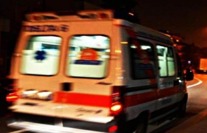 Accident dans la cour, un garçon de 8 ans meurt écrasé par une table dans la province d’Avellino