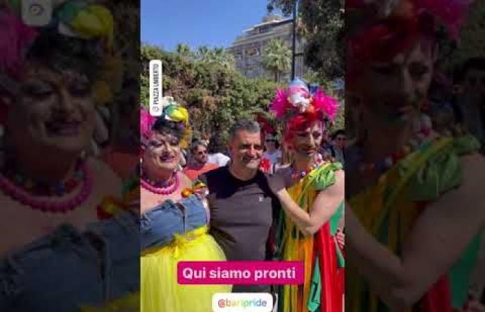 Bari Pride, plus de 2 000 personnes dans les rues formant un arc-en-ciel de couleurs : Decaro au premier rang