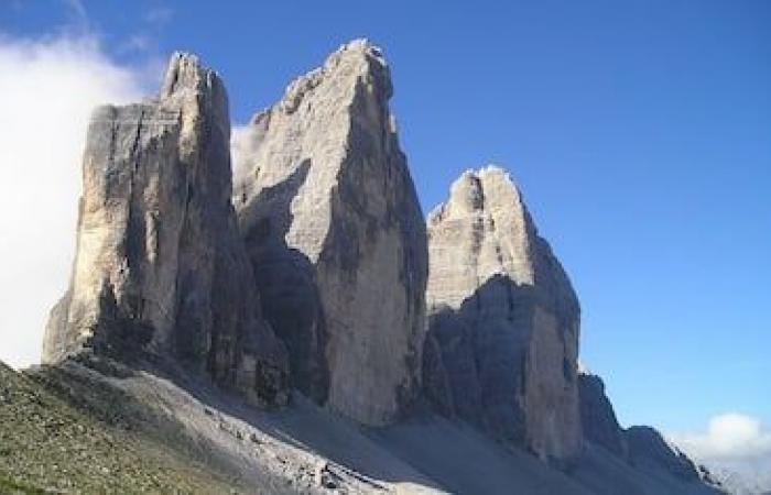 Trentin, chute de 50 mètres : un alpiniste de Vicence décède sur la Cima d’Asta
