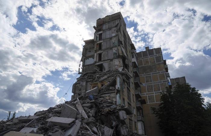Dnipro et Donetsk, autres raids contre des civils. Et Poutine : “Nous produirons de nouveaux missiles”