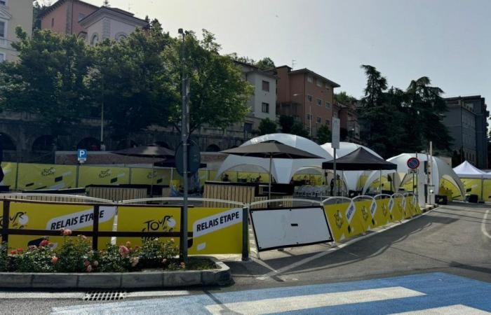 Les Capitaines Régents à l’hospitalité du Tour de France. Rimini devient jaune