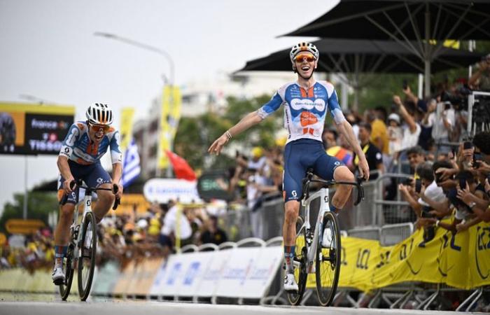 Bardet remporte la 1ère étape du Tour en Italie, premier maillot jaune