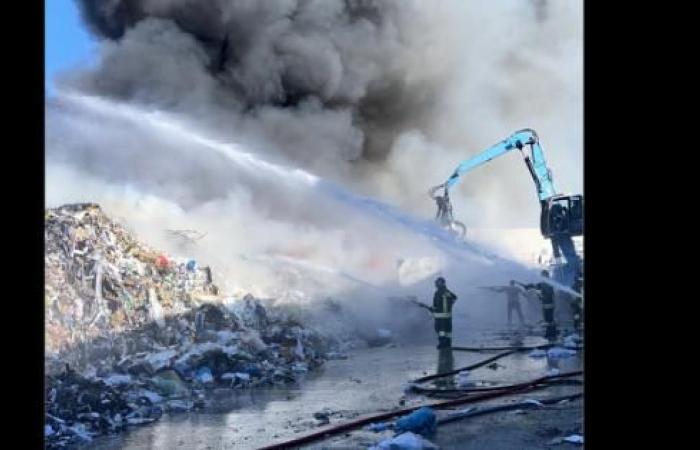 Modugno, incendie de déchets à Recupéri Pugliesi : scellés sur certaines zones de stockage
