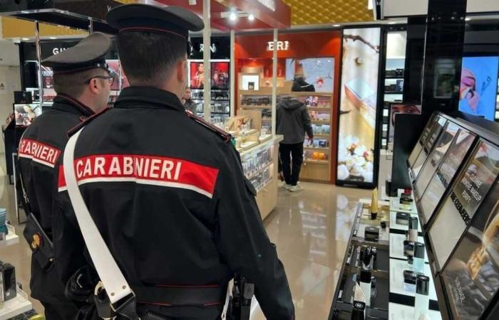 Voleurs au duty free de Fiumicino, arrestation par les carabiniers • Terzo Binario News