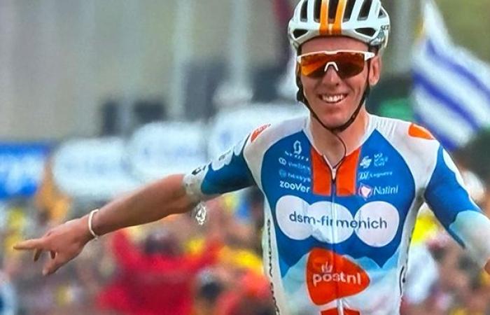 Tour de France, Romain Bardet remporte la première étape à l’arrivée à Rimini