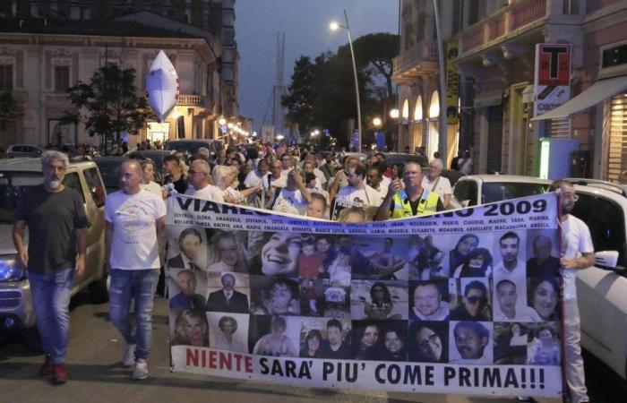 la ville est unie aux familles des victimes Il Tirreno