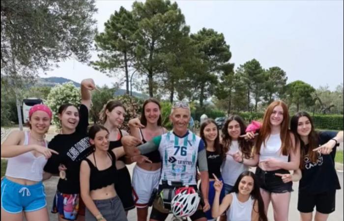 Arcore: Daniele Brambilla à vélo en Calabre pour le volley-ball
