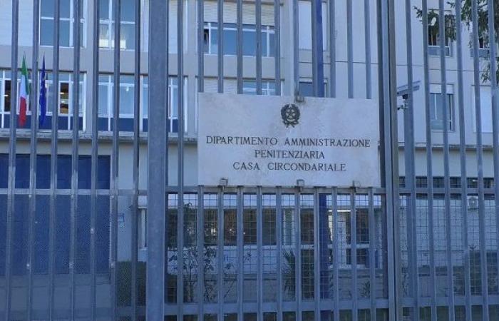 drogue et téléphones portables saisis dans la prison de Castrogno