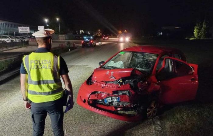 Accident entre deux voitures, collision frontale tard dans la soirée : un homme de 62 ans décède à l’hôpital