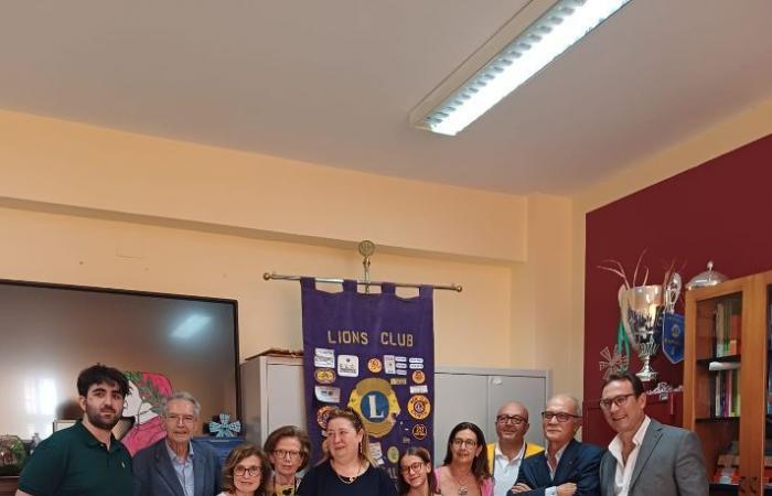 Le Lions club de Marsala attribue la bourse nommée d’après « Totò De Simone » à un étudiant de l’IC Mario Nuccio, – LaTr3.it