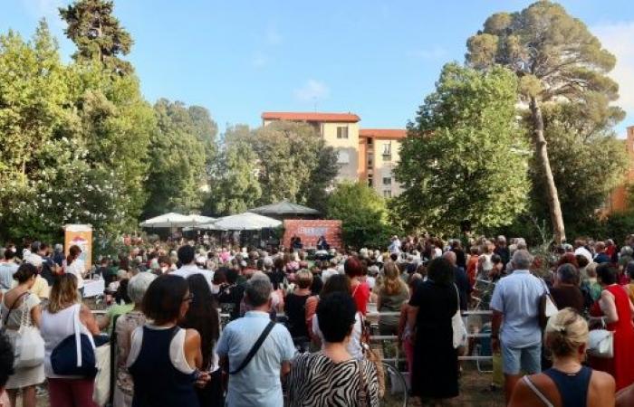 Arrive légèrement : le festival littéraire dans le parc de la Villa Fabbricotti