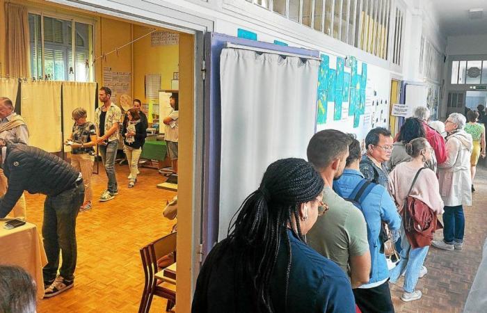 Élections législatives à Rennes : « Un flux continu d’électeurs » à l’école Liberté