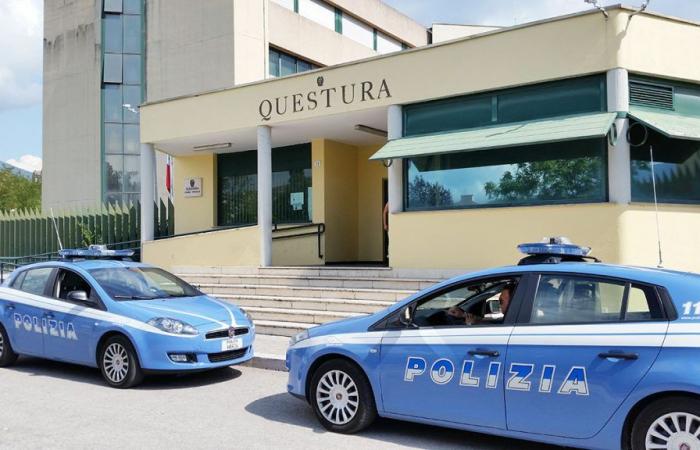 Pérouse, agression sexuelle sur un jeune de 19 ans à la sortie d’une discothèque : deux Albanais arrêtés